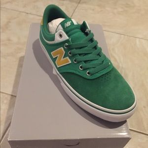 New balance numeric 255 size 10